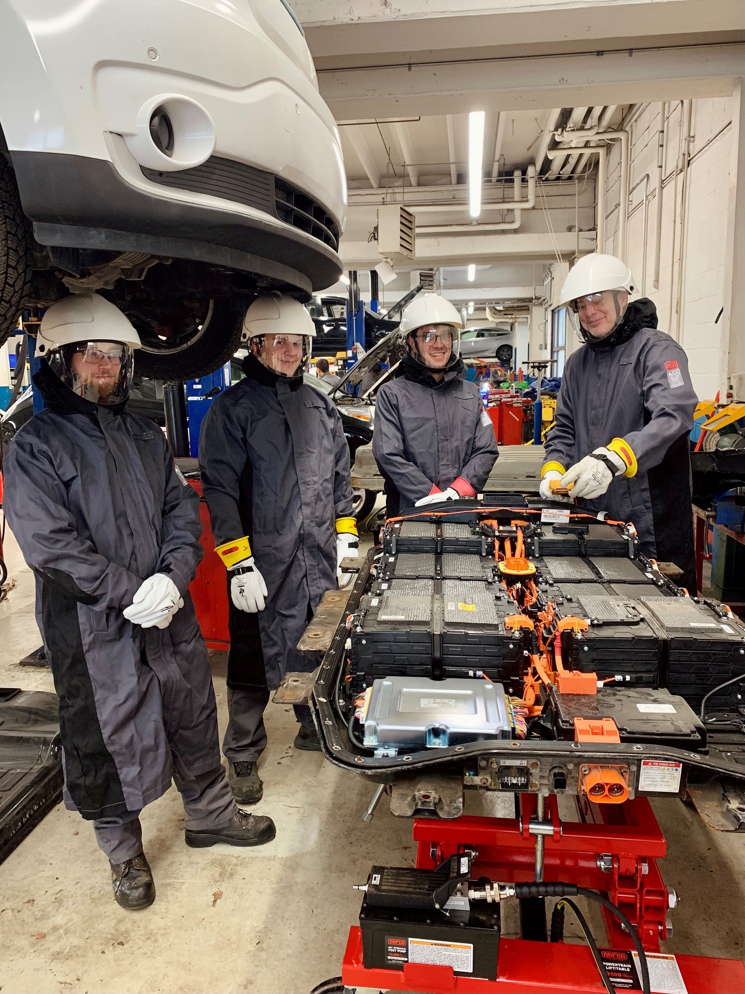 Inspections on Electric Vehicle traction batteries